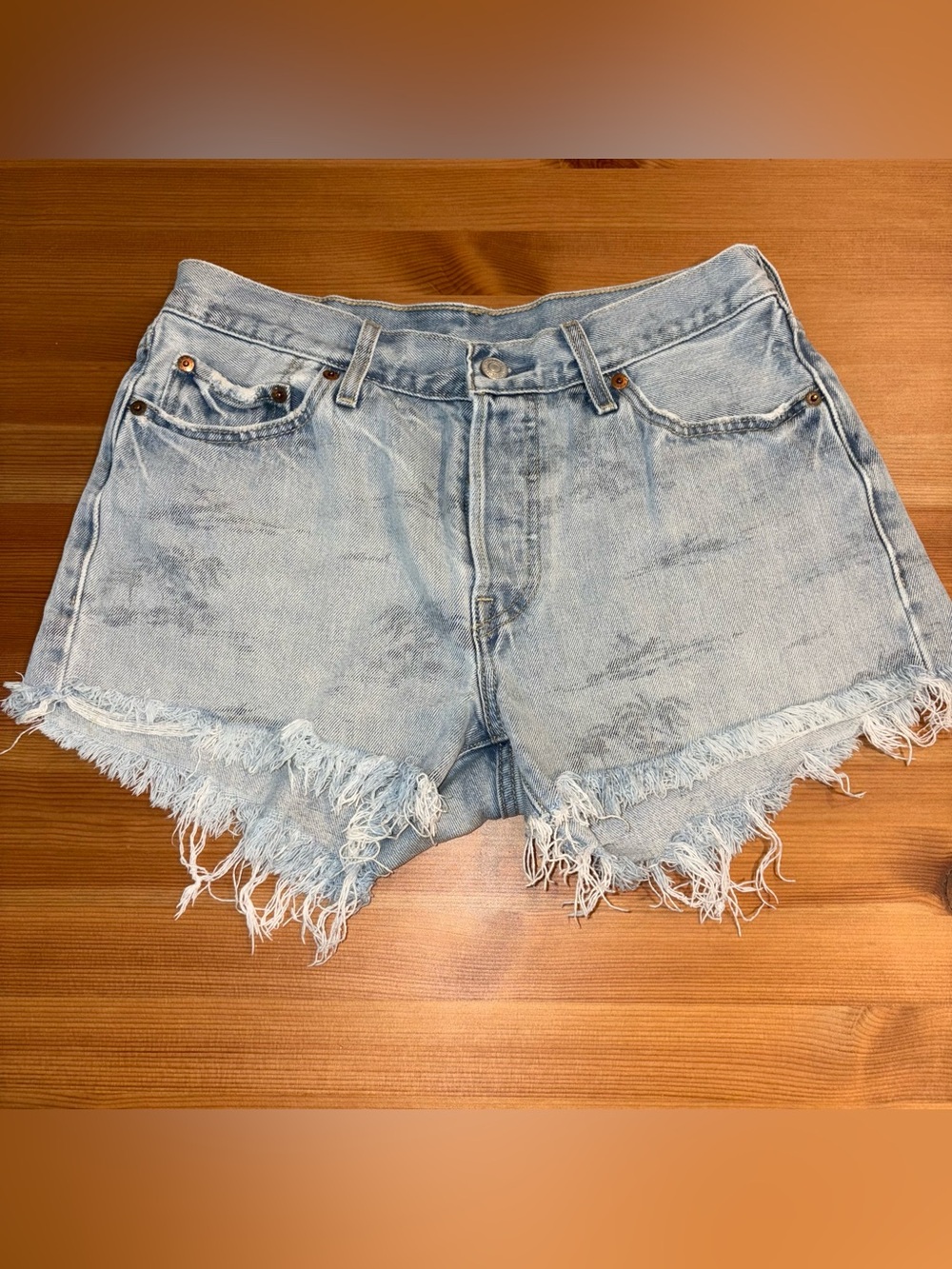 Rare Levi’s 501 Palm Tree Sketch Distressed Jean Shorts Raw Hem Women’s Size 29